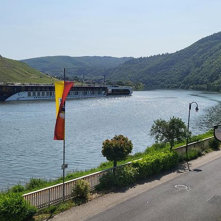 Mosel-Landhaus Am Moselufer B&B Briedern Kültér fotó