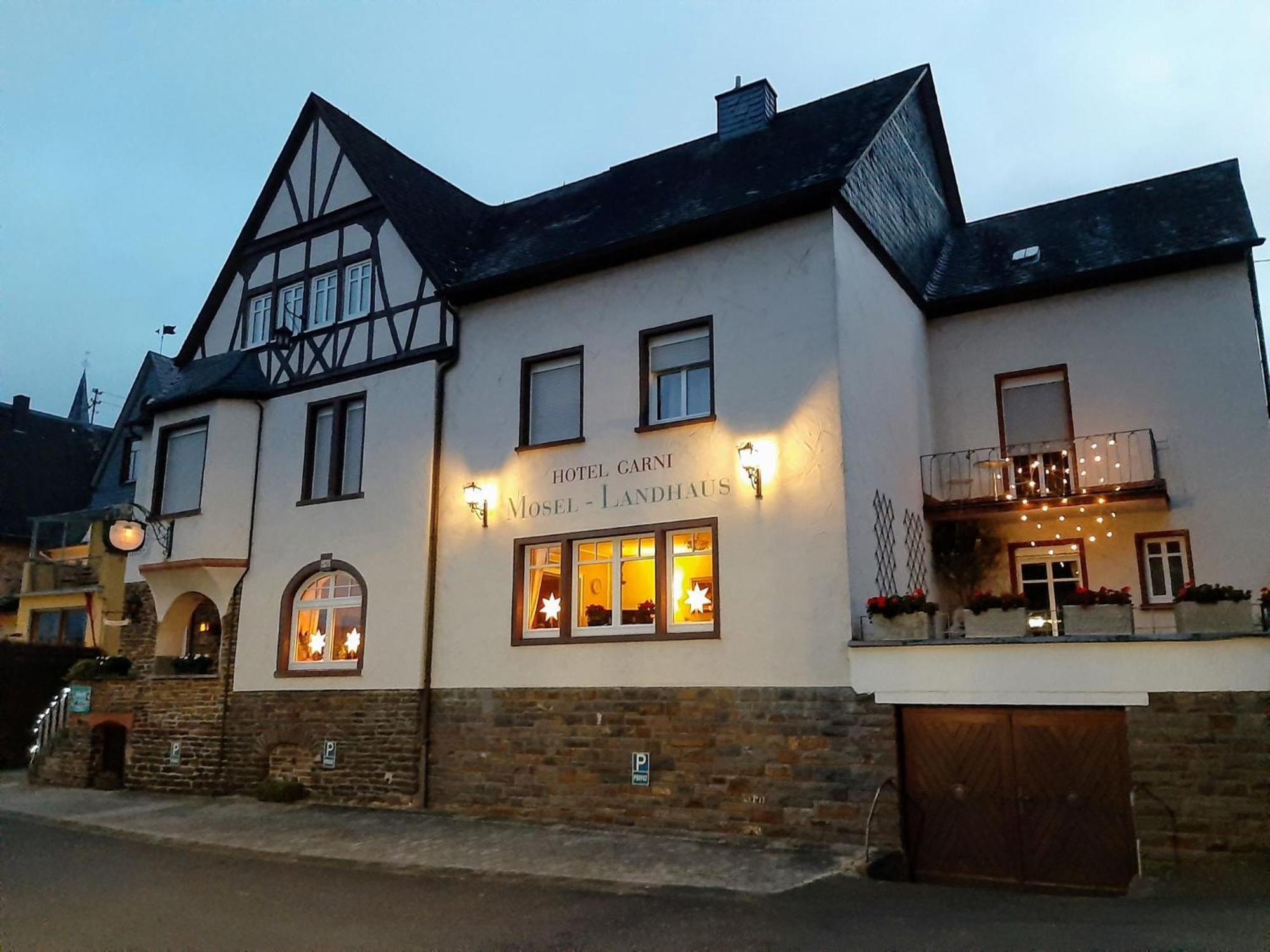 Mosel-Landhaus Am Moselufer B&B Briedern Kültér fotó