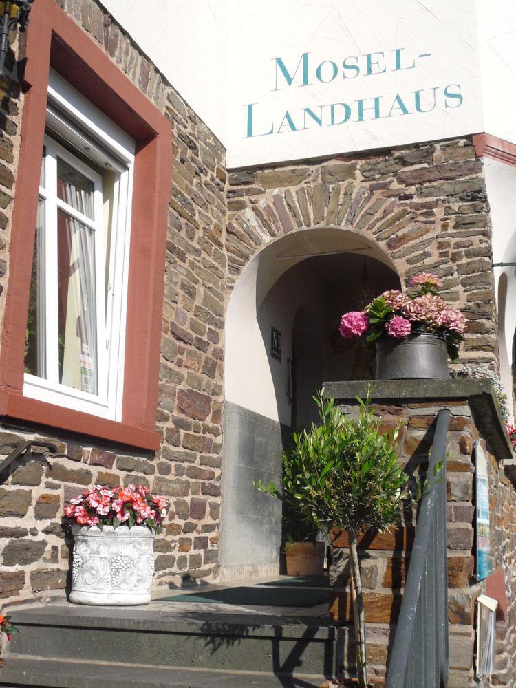 Mosel-Landhaus Am Moselufer B&B Briedern Kültér fotó