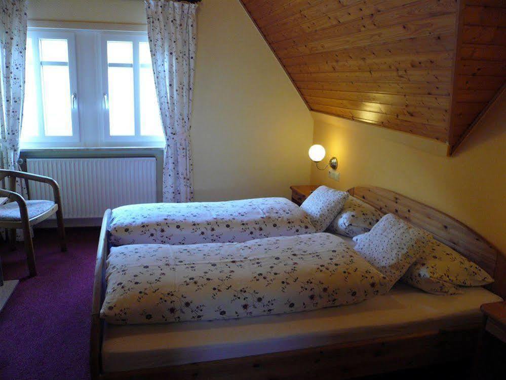 Mosel-Landhaus Am Moselufer B&B Briedern Kültér fotó